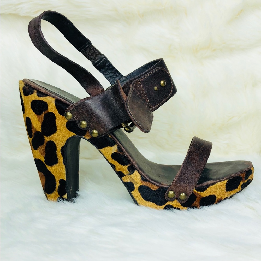 BCBGMAXAZRIA Shoe